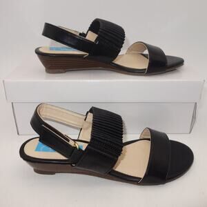 New in Box Comfort Corner BLACK Sandals Low Heel Women's 7